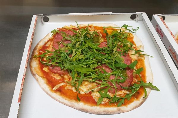 pizza-rucola8D969660-B536-802C-68EA-173994D1A280.jpg